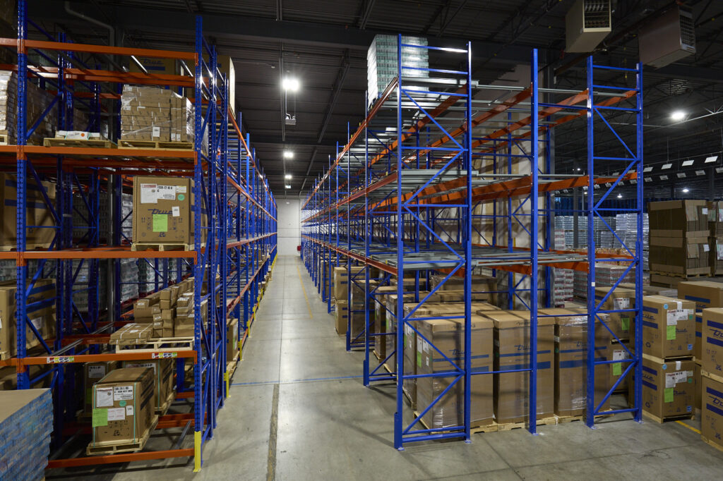 High density storage system in warehouse